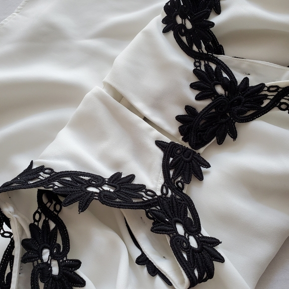 CREPE TOP WITH CONTRAST EMBROIDERED DETAIL - Picture 4 of 4